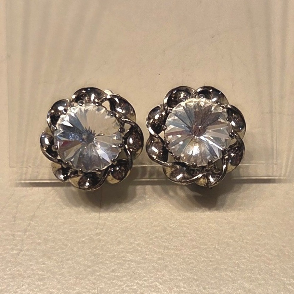Sparkling‎ Rivoli Rhinestone Clip On Earrings Silver Tone Glamour Evening Party